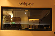 das erste vollautomatische Holzfasslager der Welt git es hier zu sehen (©Foto: Martin Schmitz)